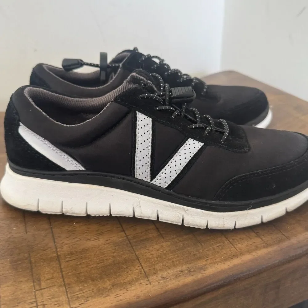 Vionic Kids Sneakers Size 5 Black Walking Shoes Lightweight Comfort Athletic